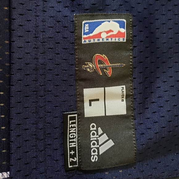 James Jersey - Picture 3 of 3